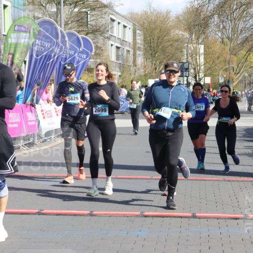 12.04.2026 - 45. Internationalen Wilhelmsburger Insellauf Strokosch-Dieckow http://msf.ph/oto/9461565 12.04.2026 11:09:33 Ziel 4406, 3169, 2699, 3005, 5629, 2620, 2601 meine-sportfotos.de
