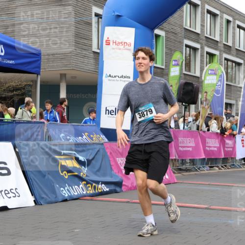 12.04.2026 - 45. Internationalen Wilhelmsburger Insellauf Strokosch-Dieckow http://msf.ph/oto/9461585 12.04.2026 13:18:36 Ziel 3879, 3630, 5714, 4213 meine-sportfotos.de