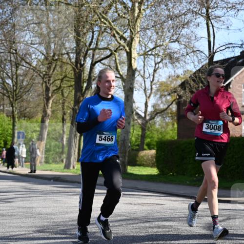 12.04.2026 - 45. Internationalen Wilhelmsburger Insellauf J. Mangold http://msf.ph/oto/9461590 12.04.2026 10:46:27 Ziel 5050, 5598, 3635, 4762, 5466, 2596, 3008, 4631, 2841, 5726, 5562, 3484, 4331, 3553, 3713, 3860, 5538, 4706, 4700, 5803, 2206, 5421, 5626, 3493, 3494, 3010, 3854, 2393, 2845, 2393, 2845, 3332, 3349, 4297, 3830, 3098, 5445 meine-sportfotos.de