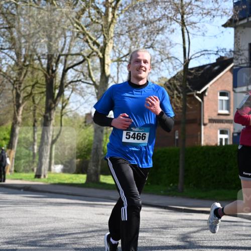 12.04.2026 - 45. Internationalen Wilhelmsburger Insellauf J. Mangold http://msf.ph/oto/9461596 12.04.2026 10:46:28 Ziel 5598, 3635, 4762, 5466, 2596, 3008, 4631, 2841, 5726, 5562, 3484, 4331, 3553, 3713, 3860, 5538, 4706, 4700, 5803, 2206, 5421, 5626, 3493, 3494, 3010, 3854, 2393, 2845, 3332, 3349, 3332, 3349, 4297, 3830, 3098, 5445 meine-sportfotos.de