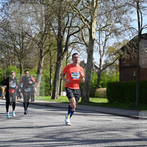 12.04.2026 - 45. Internationalen Wilhelmsburger Insellauf J. Mangold http://msf.ph/oto/9461602 12.04.2026 10:46:31 Ziel 3635, 4762, 5466, 2596, 3008, 4631, 2841, 5726, 5562, 3484, 4331, 3553, 3713, 3860, 5538, 4706, 4700, 5803, 5803, 2206, 5421, 5626, 3493, 3494, 3010, 3854, 2393, 2845, 3332, 3349, 4297, 3830, 3098, 5445, 4992, 3450 meine-sportfotos.de