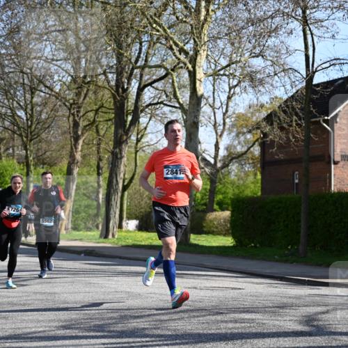 12.04.2026 - 45. Internationalen Wilhelmsburger Insellauf J. Mangold http://msf.ph/oto/9461604 12.04.2026 10:46:31 Ziel 3635, 4762, 5466, 2596, 3008, 4631, 2841, 5726, 5562, 3484, 4331, 3553, 3713, 3860, 5538, 4706, 4700, 5803, 5803, 2206, 5421, 5626, 3493, 3494, 3010, 3854, 2393, 2845, 3332, 3349, 4297, 3830, 3098, 5445, 4992, 3450 meine-sportfotos.de