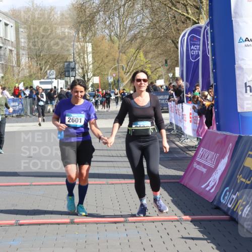 12.04.2026 - 45. Internationalen Wilhelmsburger Insellauf Strokosch-Dieckow http://msf.ph/oto/9461615 12.04.2026 11:09:35 Ziel 3169, 2699, 3005, 5629, 2620, 2601 meine-sportfotos.de