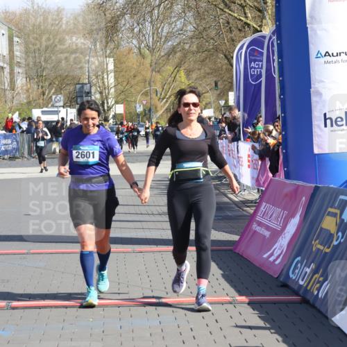 12.04.2026 - 45. Internationalen Wilhelmsburger Insellauf Strokosch-Dieckow http://msf.ph/oto/9461636 12.04.2026 11:09:35 Ziel 3169, 2699, 3005, 5629, 2620, 2601 meine-sportfotos.de