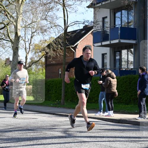 12.04.2026 - 45. Internationalen Wilhelmsburger Insellauf J. Mangold http://msf.ph/oto/9461643 12.04.2026 10:46:36 Ziel 5466, 2596, 3008, 4631, 2841, 5726, 5562, 3484, 4331, 3553, 3713, 3860, 5538, 4706, 4700, 5803, 2206, 5421, 5626, 3493, 3494, 3493, 3494, 3010, 3854, 2393, 2845, 3332, 3349, 4297, 3830, 3098, 5445, 4992, 3450, 5054 meine-sportfotos.de