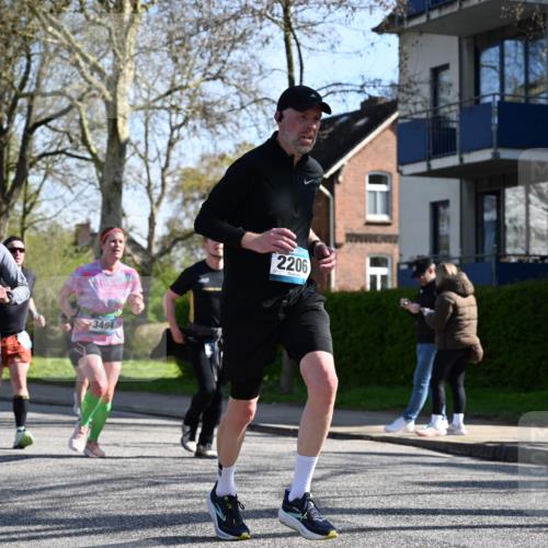 12.04.2026 - 45. Internationalen Wilhelmsburger Insellauf J. Mangold http://msf.ph/oto/9461708 12.04.2026 10:46:46 Ziel 3484, 4331, 3553, 3713, 3860, 5538, 4706, 4700, 5803, 2206, 5421, 5626, 3493, 3494, 3010, 3854, 2393, 2845, 3332, 3349, 4297, 3830, 3098, 5445, 4992, 3450, 5054 meine-sportfotos.de