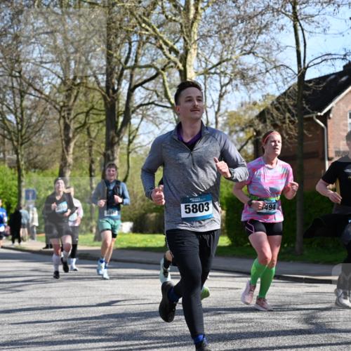 12.04.2026 - 45. Internationalen Wilhelmsburger Insellauf J. Mangold http://msf.ph/oto/9461710 12.04.2026 10:46:47 Ziel 3484, 4331, 3553, 3713, 3860, 5538, 4706, 4700, 5803, 2206, 5421, 5626, 3493, 3494, 3010, 3854, 2393, 2845, 3332, 3349, 4297, 3830, 3830, 3098, 5445, 4992, 3450, 5054 meine-sportfotos.de