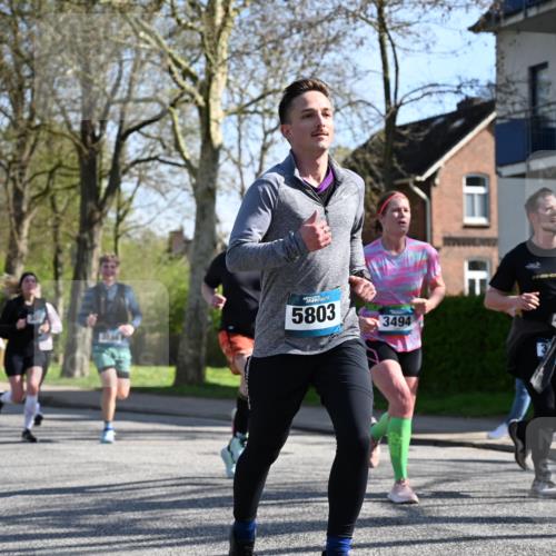 12.04.2026 - 45. Internationalen Wilhelmsburger Insellauf J. Mangold http://msf.ph/oto/9461714 12.04.2026 10:46:47 Ziel 3484, 4331, 3553, 3713, 3860, 5538, 4706, 4700, 5803, 2206, 5421, 5626, 3493, 3494, 3010, 3854, 2393, 2845, 3332, 3349, 4297, 3830, 3830, 3098, 5445, 4992, 3450, 5054 meine-sportfotos.de