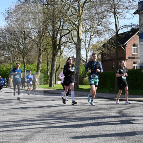 12.04.2026 - 45. Internationalen Wilhelmsburger Insellauf J. Mangold http://msf.ph/oto/9461724 12.04.2026 10:46:49 Ziel 3713, 3860, 5538, 4706, 4700, 5803, 2206, 5421, 5626, 3493, 3494, 3010, 3854, 2393, 2845, 3332, 3349, 4297, 3830, 3098, 5445, 3098, 5445, 4992, 3450, 5054, 2358, 4932 meine-sportfotos.de