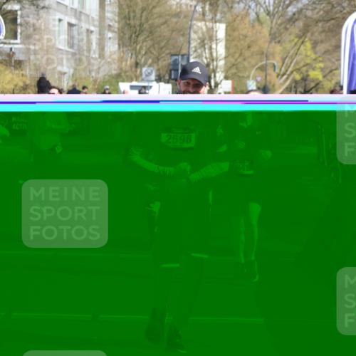 12.04.2026 - 45. Internationalen Wilhelmsburger Insellauf Strokosch-Dieckow http://msf.ph/oto/9461736 12.04.2026 10:51:45 Ziel 3996, 5608, 2598, 3049, 4263, 5769 meine-sportfotos.de