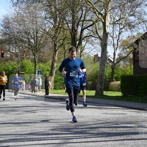 12.04.2026 - 45. Internationalen Wilhelmsburger Insellauf J. Mangold http://msf.ph/oto/9461742 12.04.2026 10:46:51 Ziel 3860, 5538, 4706, 4700, 5803, 2206, 5421, 5626, 3493, 3494, 3010, 3854, 2393, 2845, 3332, 3349, 4297, 3830, 3098, 5445, 4992, 3450, 5054, 2358, 4932 meine-sportfotos.de