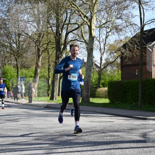 12.04.2026 - 45. Internationalen Wilhelmsburger Insellauf J. Mangold http://msf.ph/oto/9461748 12.04.2026 10:46:51 Ziel 3860, 5538, 4706, 4700, 5803, 2206, 5421, 5626, 3493, 3494, 3010, 3854, 2393, 2845, 3332, 3349, 4297, 3830, 3098, 5445, 4992, 3450, 5054, 2358, 4932 meine-sportfotos.de
