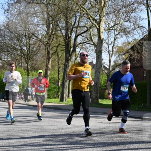 12.04.2026 - 45. Internationalen Wilhelmsburger Insellauf J. Mangold http://msf.ph/oto/9461768 12.04.2026 10:46:55 Ziel 4700, 5803, 2206, 5421, 5626, 3493, 3494, 3010, 3854, 2393, 2845, 3332, 3349, 4297, 3830, 3098, 5445, 4992, 3450, 5054, 2358, 4932, 4402, 4367 meine-sportfotos.de