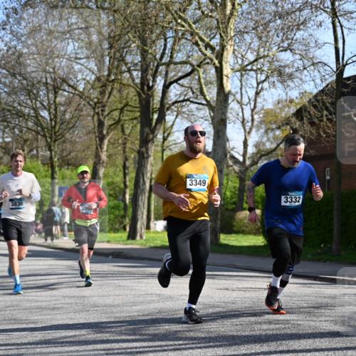 12.04.2026 - 45. Internationalen Wilhelmsburger Insellauf J. Mangold http://msf.ph/oto/9461770 12.04.2026 10:46:55 Ziel 4700, 5803, 2206, 5421, 5626, 3493, 3494, 3010, 3854, 2393, 2845, 3332, 3349, 4297, 3830, 3098, 5445, 4992, 3450, 5054, 2358, 4932, 4402, 4367 meine-sportfotos.de