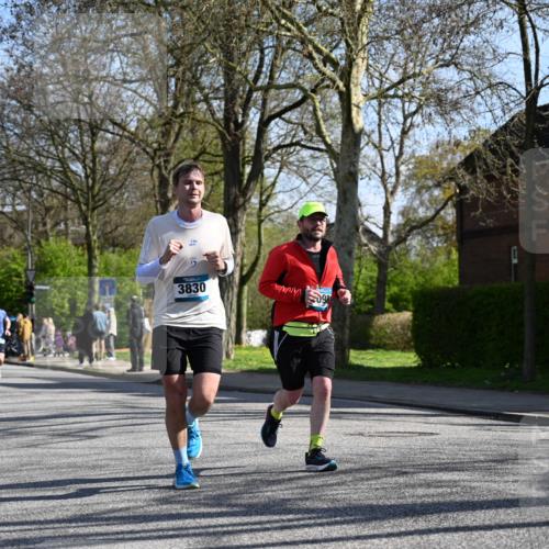 12.04.2026 - 45. Internationalen Wilhelmsburger Insellauf J. Mangold http://msf.ph/oto/9461788 12.04.2026 10:46:57 Ziel 2206, 5421, 5626, 3493, 3494, 3010, 3854, 2393, 2845, 3332, 3349, 4297, 3830, 3098, 5445, 4992, 3450, 5054, 2358, 4932, 4402, 4367 meine-sportfotos.de