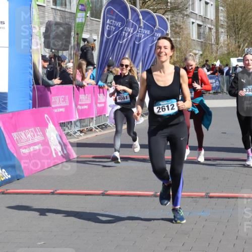 12.04.2026 - 45. Internationalen Wilhelmsburger Insellauf Strokosch-Dieckow http://msf.ph/oto/9461798 12.04.2026 11:09:56 Ziel 2612, 3382, 4081, 3383, 2238 meine-sportfotos.de