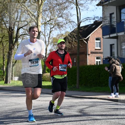 12.04.2026 - 45. Internationalen Wilhelmsburger Insellauf J. Mangold http://msf.ph/oto/9461804 12.04.2026 10:46:58 Ziel 2206, 5421, 5626, 3493, 3494, 3010, 3854, 2393, 2845, 3332, 3349, 4297, 3830, 3098, 5445, 4992, 3450, 5054, 2358, 4932, 4402, 4367, 4181 meine-sportfotos.de
