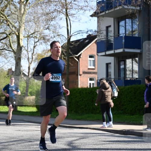 12.04.2026 - 45. Internationalen Wilhelmsburger Insellauf J. Mangold http://msf.ph/oto/9461812 12.04.2026 10:47:05 Ziel 3332, 3349, 4297, 3830, 3098, 5445, 4992, 3450, 5054, 2358, 4932, 4402, 4367, 4181, 5272, 3174, 4360, 4539 meine-sportfotos.de