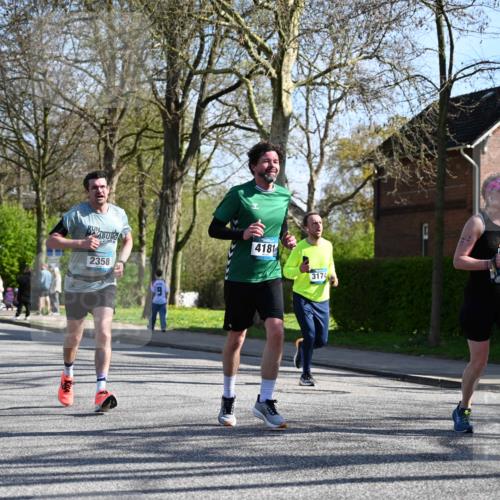 12.04.2026 - 45. Internationalen Wilhelmsburger Insellauf J. Mangold http://msf.ph/oto/9461833 12.04.2026 10:47:27 Ziel 2358, 4932, 4402, 4367, 4181, 5272, 3174, 3174, 4360, 4539, 3762, 4568, 3325, 5749, 2784, 4834, 4330, 3311, 2809, 4415, 4681, 2373, 2384, 2442, 3631, 5578, 3414 meine-sportfotos.de