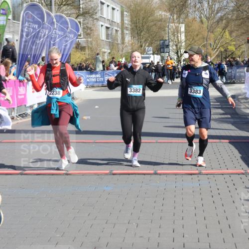 12.04.2026 - 45. Internationalen Wilhelmsburger Insellauf Strokosch-Dieckow http://msf.ph/oto/9461835 12.04.2026 11:09:57 Ziel 2612, 3382, 4081, 3383, 2238 meine-sportfotos.de