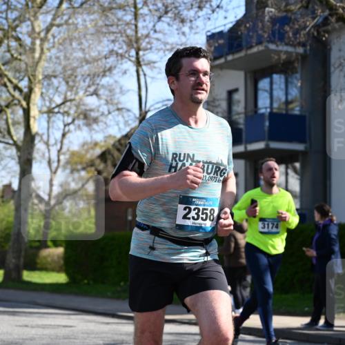 12.04.2026 - 45. Internationalen Wilhelmsburger Insellauf J. Mangold http://msf.ph/oto/9461860 12.04.2026 10:47:29 Ziel 2358, 4932, 4402, 4367, 4181, 5272, 3174, 4360, 4539, 4539, 3762, 4568, 3325, 5749, 2784, 4834, 4330, 3311, 2809, 4415, 4681, 2373, 2384, 2442, 3631, 5578, 3414, 3307 meine-sportfotos.de