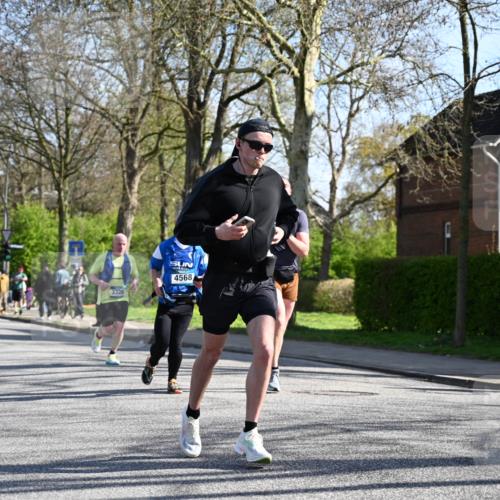 12.04.2026 - 45. Internationalen Wilhelmsburger Insellauf J. Mangold http://msf.ph/oto/9461878 12.04.2026 10:47:43 Ziel 4402, 4367, 4181, 5272, 3174, 4360, 4539, 3762, 4568, 3325, 5749, 2784, 4834, 4330, 3311, 2809, 4415, 4681, 2373, 2384, 2442, 3631, 5578, 3414, 3307, 4882, 2053, 4563, 4866, 4563, 4866, 2438, 3513, 2854, 2887, 3103 meine-sportfotos.de