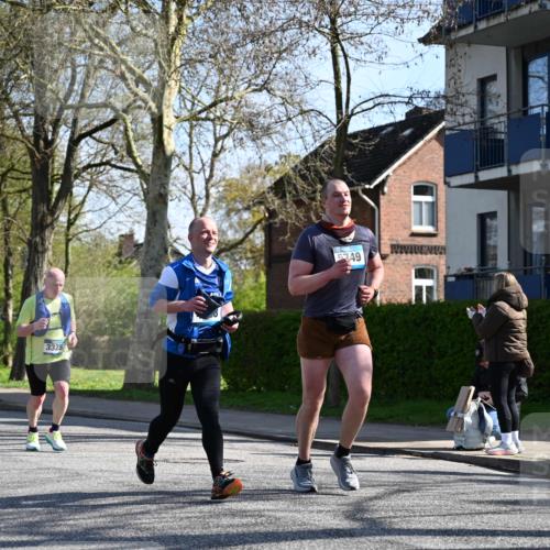 12.04.2026 - 45. Internationalen Wilhelmsburger Insellauf J. Mangold http://msf.ph/oto/9461892 12.04.2026 10:47:44 Ziel 4402, 4367, 4181, 5272, 3174, 4360, 4539, 3762, 4568, 3325, 5749, 2784, 4834, 4330, 3311, 2809, 4415, 4681, 2373, 2384, 2442, 3631, 5578, 3414, 3307, 4882, 2053, 4563, 4866, 2438, 3513, 2854, 2887, 3103, 4424 meine-sportfotos.de