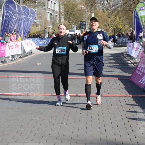 12.04.2026 - 45. Internationalen Wilhelmsburger Insellauf Strokosch-Dieckow http://msf.ph/oto/9461895 12.04.2026 11:09:58 Ziel 2612, 3382, 4081, 3383, 2238 meine-sportfotos.de