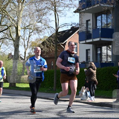 12.04.2026 - 45. Internationalen Wilhelmsburger Insellauf J. Mangold http://msf.ph/oto/9461898 12.04.2026 10:47:44 Ziel 4402, 4367, 4181, 5272, 3174, 4360, 4539, 3762, 4568, 3325, 5749, 2784, 4834, 4330, 3311, 2809, 4415, 4681, 2373, 2384, 2442, 3631, 5578, 3414, 3307, 4882, 2053, 4563, 4866, 2438, 3513, 2854, 2887, 3103, 4424 meine-sportfotos.de