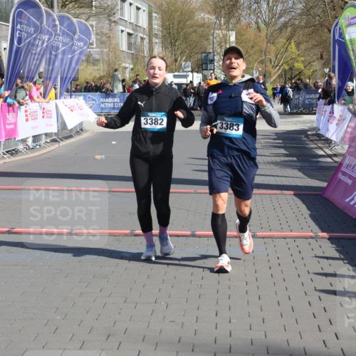 12.04.2026 - 45. Internationalen Wilhelmsburger Insellauf Strokosch-Dieckow http://msf.ph/oto/9461903 12.04.2026 11:09:58 Ziel 2612, 3382, 4081, 3383, 2238 meine-sportfotos.de