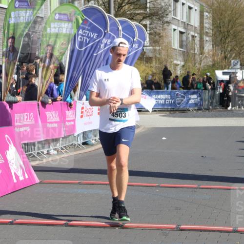 12.04.2026 - 45. Internationalen Wilhelmsburger Insellauf Strokosch-Dieckow http://msf.ph/oto/9461926 12.04.2026 10:51:57 Ziel 3572, 4503 meine-sportfotos.de