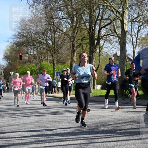 12.04.2026 - 45. Internationalen Wilhelmsburger Insellauf J. Mangold http://msf.ph/oto/9461950 12.04.2026 10:47:57 Ziel 4568, 3325, 5749, 2784, 4834, 4330, 3311, 2809, 4415, 4681, 2373, 2384, 2442, 3631, 5578, 3414, 3307, 4882, 2053, 4563, 4866, 2438, 3513, 2854, 2887, 3103, 4424, 3509, 4768, 3060, 3063, 2992, 2846, 3722, 4088, 4913 meine-sportfotos.de