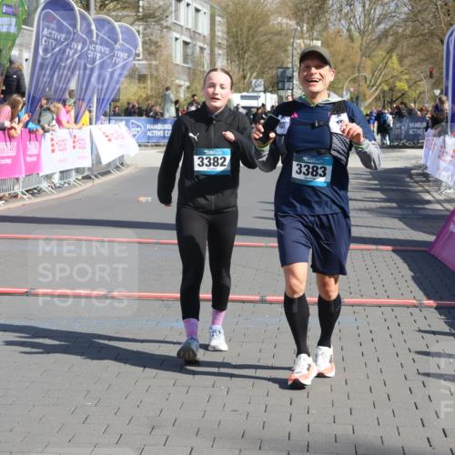 12.04.2026 - 45. Internationalen Wilhelmsburger Insellauf Strokosch-Dieckow http://msf.ph/oto/9461965 12.04.2026 11:09:58 Ziel 2612, 3382, 4081, 3383, 2238 meine-sportfotos.de