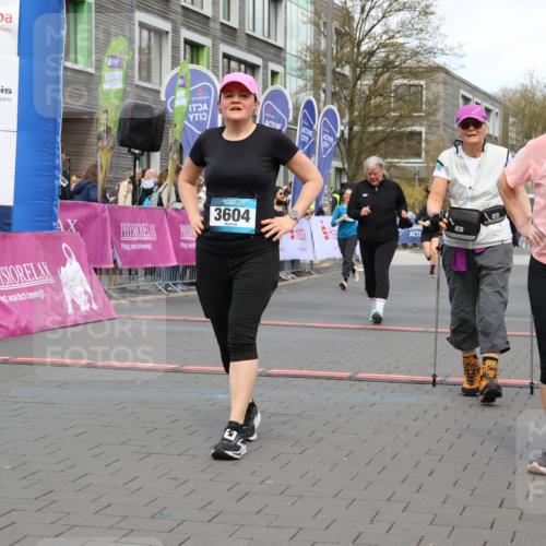 12.04.2026 - 45. Internationalen Wilhelmsburger Insellauf Strokosch-Dieckow http://msf.ph/oto/9461972 12.04.2026 13:18:10 Ziel 3604, 2125, 2520, 5204, 3272, 4690 meine-sportfotos.de
