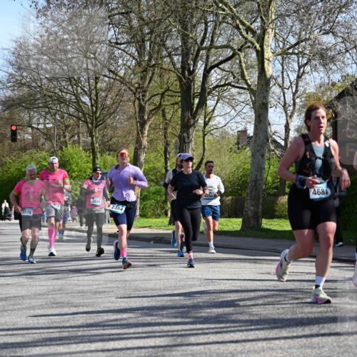 12.04.2026 - 45. Internationalen Wilhelmsburger Insellauf J. Mangold http://msf.ph/oto/9461975 12.04.2026 10:47:58 Ziel 4568, 3325, 5749, 2784, 4834, 4330, 3311, 2809, 4415, 4681, 2373, 2384, 2442, 3631, 5578, 3414, 3307, 4882, 2053, 4563, 4866, 2438, 3513, 2854, 2887, 3103, 4424, 3509, 4768, 3060, 3063, 2992, 2846, 3722, 4088, 4913, 4675 meine-sportfotos.de