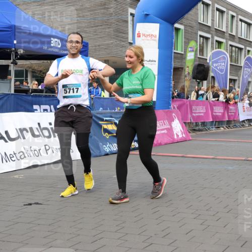 12.04.2026 - 45. Internationalen Wilhelmsburger Insellauf Strokosch-Dieckow http://msf.ph/oto/9461993 12.04.2026 13:18:08 Ziel 5717, 4804, 3604, 2125, 2520 meine-sportfotos.de