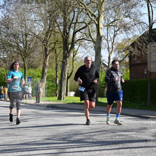 12.04.2026 - 45. Internationalen Wilhelmsburger Insellauf J. Mangold http://msf.ph/oto/9462003 12.04.2026 10:48:04 Ziel 4834, 4330, 3311, 2809, 4415, 4681, 2373, 2384, 2442, 3631, 5578, 3414, 3307, 4882, 2053, 4563, 4866, 2438, 3513, 2854, 2887, 2854, 2887, 3103, 4424, 3509, 4768, 3060, 3063, 2992, 2846, 3722, 4088, 3722, 4088, 4913, 4675, 3007 meine-sportfotos.de