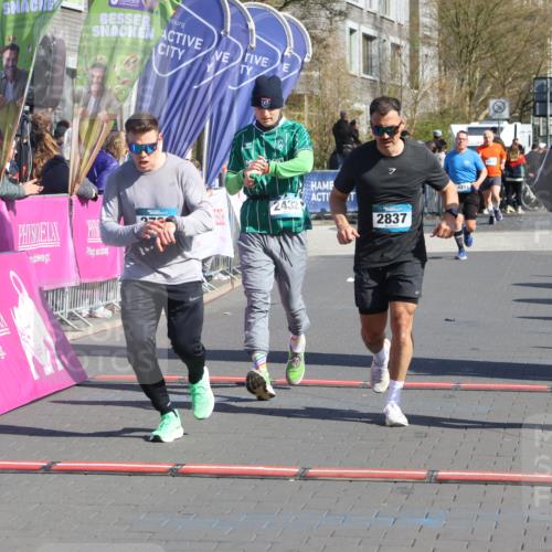 12.04.2026 - 45. Internationalen Wilhelmsburger Insellauf Strokosch-Dieckow http://msf.ph/oto/9462023 12.04.2026 10:52:14 Ziel 3183, 3567, 2729, 5553, 2837, 4541, 2432 meine-sportfotos.de