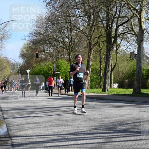 12.04.2026 - 45. Internationalen Wilhelmsburger Insellauf J. Mangold http://msf.ph/oto/9462029 12.04.2026 10:48:07 Ziel 4834, 4330, 3311, 2809, 4415, 4681, 2373, 2384, 2442, 3631, 5578, 3414, 3307, 4882, 2053, 4563, 4866, 2438, 3513, 2854, 2887, 3103, 3103, 4424, 3509, 4768, 3060, 3063, 2992, 2846, 3722, 4088, 4913, 4675, 3007 meine-sportfotos.de