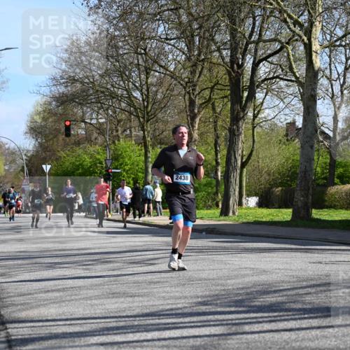12.04.2026 - 45. Internationalen Wilhelmsburger Insellauf J. Mangold http://msf.ph/oto/9462032 12.04.2026 10:48:07 Ziel 4834, 4330, 3311, 2809, 4415, 4681, 2373, 2384, 2442, 3631, 5578, 3414, 3307, 4882, 2053, 4563, 4866, 2438, 3513, 2854, 2887, 3103, 3103, 4424, 3509, 4768, 3060, 3063, 2992, 2846, 3722, 4088, 4913, 4675, 3007 meine-sportfotos.de
