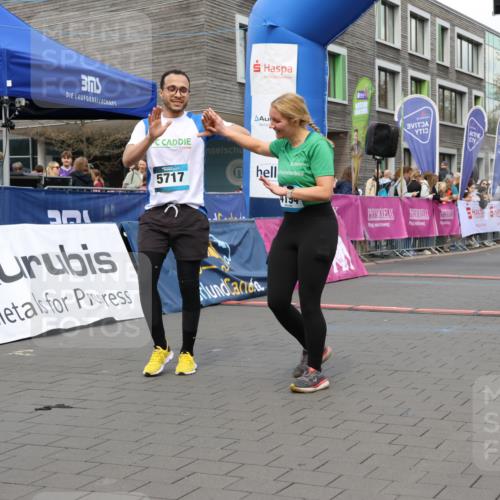 12.04.2026 - 45. Internationalen Wilhelmsburger Insellauf Strokosch-Dieckow http://msf.ph/oto/9462058 12.04.2026 13:18:08 Ziel 5717, 4804, 3604, 2125, 2520 meine-sportfotos.de