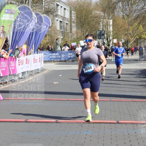 12.04.2026 - 45. Internationalen Wilhelmsburger Insellauf Strokosch-Dieckow http://msf.ph/oto/9462096 12.04.2026 11:10:18 Ziel 3688 meine-sportfotos.de