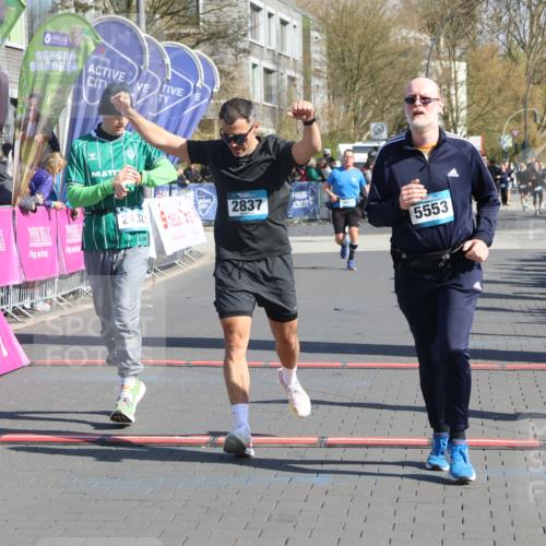 12.04.2026 - 45. Internationalen Wilhelmsburger Insellauf Strokosch-Dieckow http://msf.ph/oto/9462097 12.04.2026 10:52:15 Ziel 3567, 2729, 5553, 2837, 4541, 2432 meine-sportfotos.de