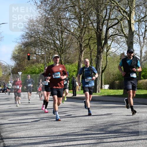12.04.2026 - 45. Internationalen Wilhelmsburger Insellauf J. Mangold http://msf.ph/oto/9462103 12.04.2026 10:48:21 Ziel 2438, 3513, 2854, 2887, 3103, 4424, 3509, 4768, 3060, 3063, 2992, 2846, 3722, 4088, 4913, 4675, 3007, 4336, 4336, 3760, 3695, 5039, 2672, 4789, 4661, 5360, 5649, 2649, 2231, 3200 meine-sportfotos.de