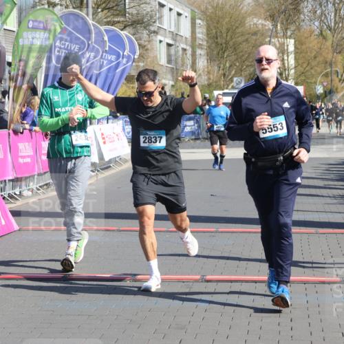 12.04.2026 - 45. Internationalen Wilhelmsburger Insellauf Strokosch-Dieckow http://msf.ph/oto/9462107 12.04.2026 10:52:15 Ziel 3567, 2729, 5553, 2837, 4541, 2432 meine-sportfotos.de