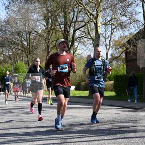 12.04.2026 - 45. Internationalen Wilhelmsburger Insellauf J. Mangold http://msf.ph/oto/9462123 12.04.2026 10:48:22 Ziel 2438, 3513, 2854, 2887, 3103, 4424, 3509, 4768, 3060, 3063, 2992, 2846, 3722, 4088, 4913, 4675, 4675, 3007, 4336, 3760, 3760, 3695, 5039, 2672, 4789, 4661, 5360, 5649, 2649, 2231, 3200 meine-sportfotos.de