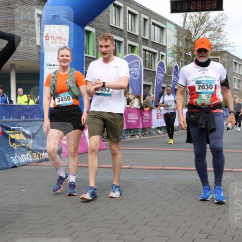 12.04.2026 - 45. Internationalen Wilhelmsburger Insellauf Strokosch-Dieckow http://msf.ph/oto/9462124 12.04.2026 13:18:03 Ziel 3455, 4194, 5717, 4804, 3604 meine-sportfotos.de