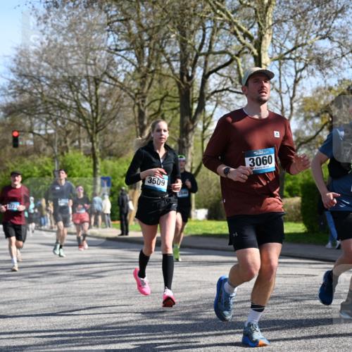 12.04.2026 - 45. Internationalen Wilhelmsburger Insellauf J. Mangold http://msf.ph/oto/9462129 12.04.2026 10:48:23 Ziel 2438, 3513, 2854, 2887, 3103, 4424, 3509, 4768, 3060, 3063, 2992, 2846, 3722, 4088, 4913, 4675, 3007, 3007, 4336, 3760, 3695, 5039, 2672, 4789, 4661, 5360, 5649, 2649, 2231, 3200, 4185, 2179 meine-sportfotos.de
