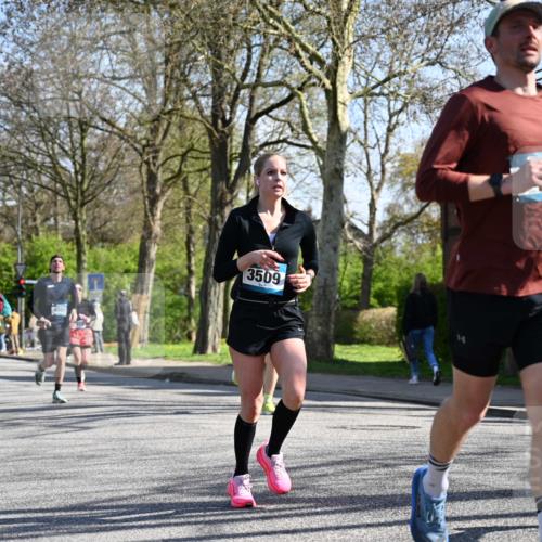 12.04.2026 - 45. Internationalen Wilhelmsburger Insellauf J. Mangold http://msf.ph/oto/9462140 12.04.2026 10:48:23 Ziel 2438, 3513, 2854, 2887, 3103, 4424, 3509, 4768, 3060, 3063, 2992, 2846, 3722, 4088, 4913, 4675, 3007, 3007, 4336, 3760, 3695, 5039, 2672, 4789, 4661, 5360, 5649, 2649, 2231, 3200, 4185, 2179 meine-sportfotos.de