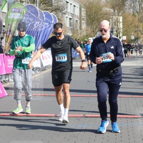 12.04.2026 - 45. Internationalen Wilhelmsburger Insellauf Strokosch-Dieckow http://msf.ph/oto/9462143 12.04.2026 10:52:15 Ziel 3567, 2729, 5553, 2837, 4541, 2432 meine-sportfotos.de